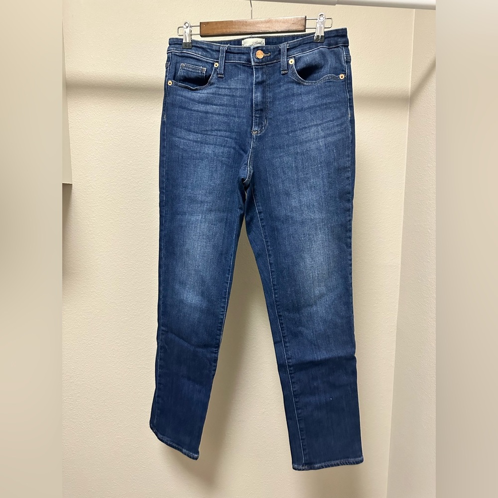 UNIVERSAL THREAD high rise straight jean